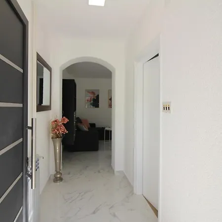 Modern Sabina With Garden * Пореч