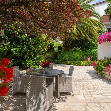 Modern Sabina With Garden * Пореч