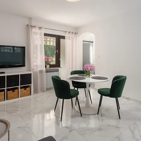Modern Sabina With Garden Апартаменты