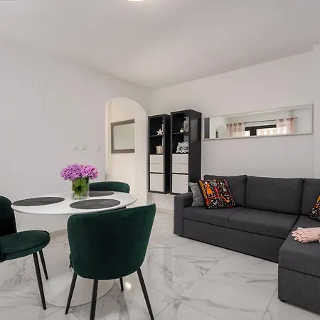 Modern Sabina With Garden Апартаменты *